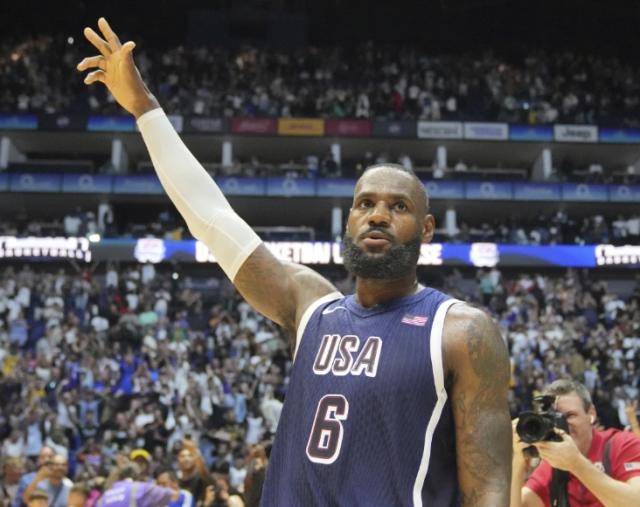 Kaiyun 平台-美国男篮首人！公投决定詹姆斯旗手资格 库里落选